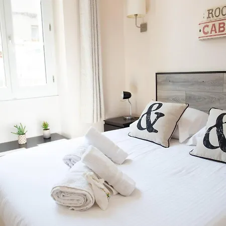 Bright 1br In The Heart Of Old Place Nationale Apartment