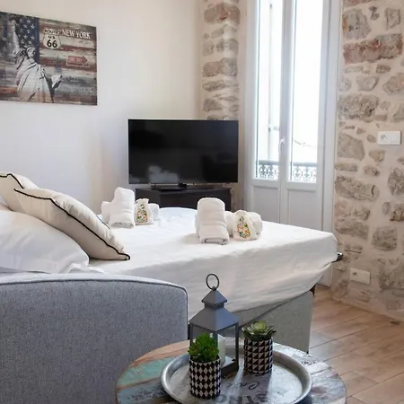 Bright 1br In The Heart Of Old Place Nationale Apartment *
