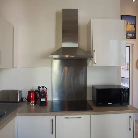 Bright 1br In The Heart Of Old Place Nationale Antibes