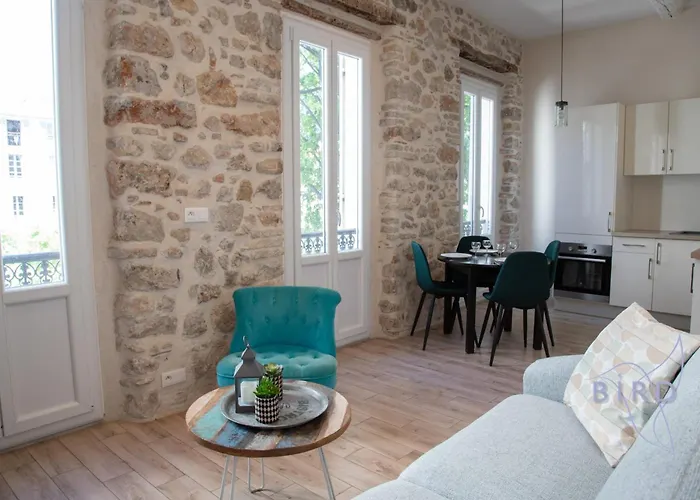 Bright 1br In The Heart Of Old Place Nationale Antibes