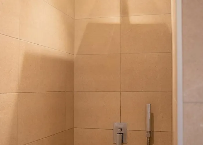 Bright 1br In The Heart Of Old Place Nationale 昂蒂布