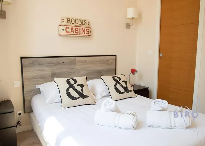 Bright 1br In The Heart Of Old Place Nationale 公寓 *