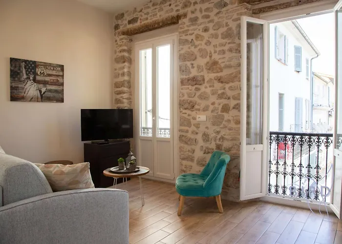 Bright 1br In The Heart Of Old Place Nationale * Antibes